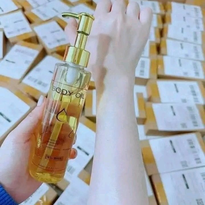 Drone Camera Stabilized - 160ml Vietnamese Body Lotion with Olive